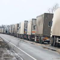 Транзит вантажних автомобілів РФ припинено