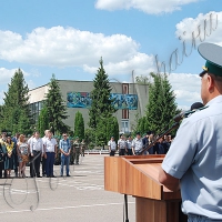 Військова академія вручила «мирні» дипломи