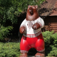 Окраси Боздоського парку: фонтан, ведмідь і дерев'яні будиночки