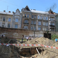 Археологи виявили масові поховання  у центрі міста