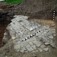 У Кам'янці-Подільському відкопали найдавнішу в Україні бруківку!