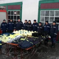 Shaty dyelaji chlovyeka: Чеські пожежники передали колегам захисний одяг