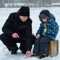На зимову риболовлю — разом з дітьми