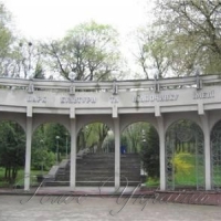 У парку Шевченка з’явився пам’ятний знак рівненській «Просвіті»