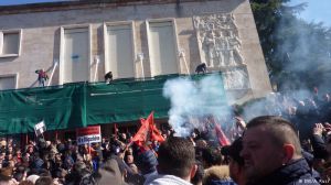 Штурм не вдався, але протести в Албанії триватимуть