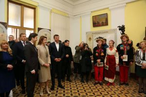 Марине Порошенко показали образовательные инициативы и «Покутские истоки»