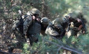 Вісім українських військовослужбовців потрапили у полон