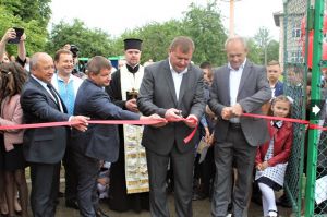 На Івано-Франківщині у Стецевій відкрили футбольний майданчик