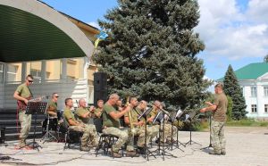 Музиканти виступили у півсотні населених пунктів Луганщини