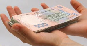 Рівень середньомісячної зарплати на Луганщині