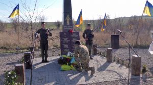 В Донецкой области на месте падения вертолета открыли мемориал