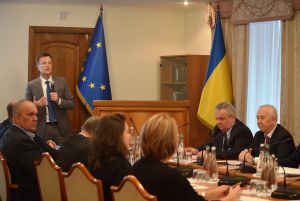 Необхідно об’єднати євроінтеграцію з реінтеграцією Донбасу