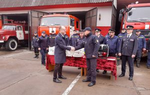 Чеські колеги подарували рятувальникам Закарпаття спецобладнання