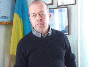Учитель, юрист і філософ Юрій Константінов дбає про мешканців Кримського
