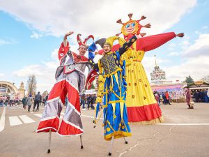 Киев: Вареники, блины и развлечения