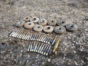 На Луганщині знайшли протитанкові міни, тротил та снаряди