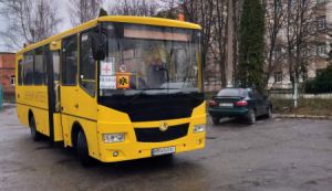 На Хмельниччині шкільні автобуси здійснюють спецрейси