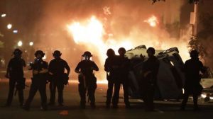 Хто керує вуличними заворушеннями в США?