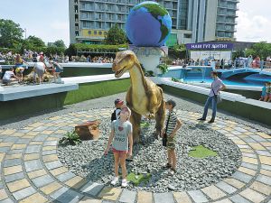 У Херсоні відкрився парк динозаврів