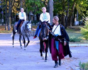 Запоріжжя: Хлопець на коні — уже  не дитина, а рівноправний  член козацького братства