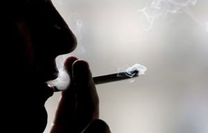 У Литві можуть заборонити куріння навіть на балконах