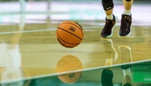 Баскетбол: Гратимуть без глядачів