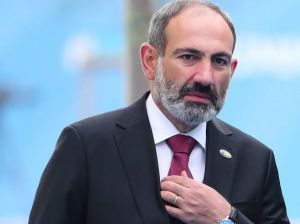 Прем’єр Вірменії закликав до зброї