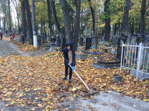 Житомир: Подбали про могили предків