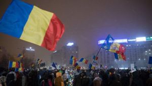 Румунія: Не тільки протестували, а й трощили все підряд 