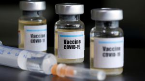 Після вакцинації ризик заразитися щонайменший — висновок вірусологів