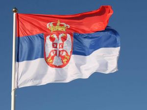 Ресторанам и барам в Сербии разрешили возобновить работу