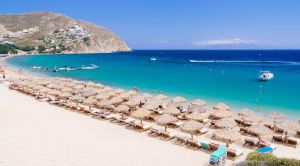 Более 300 тысяч греков смогут бесплатно отдохнуть на морских курортах