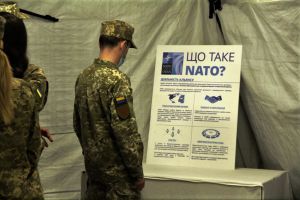 Луганщина: Експозиція про НАТО мандрує сходом