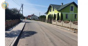 Львівщина: Дорогу ремонтують з ініціативи сільської громади