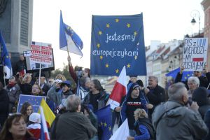 Польща: Залишаємось у Європі!