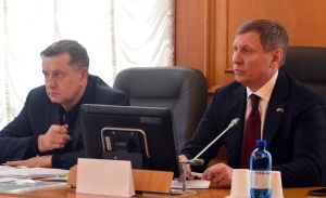 Народный депутат Украины Сергей Шахов (справа) и советник депутата Николай Самбожук