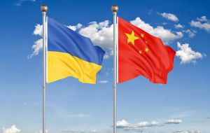 Київ та Пекін обмінялися привітаннями з нагоди річниці встановлення дипвідносин