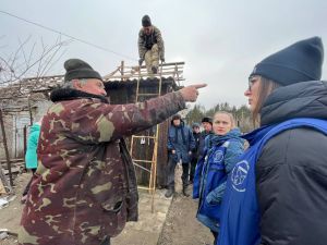Жителю Станицы Луганской помогли стройматериалами