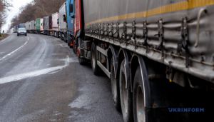 Повністю заборонити міжнародні вантажні перевезення у Російську Федерацію