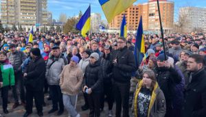 Енергодар – це Україна: Жителі міста вийшли на мітинг проти російських загарбників