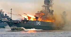 Росіяни обстріляли Маріуполь із чотирьох військових кораблів