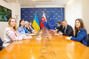 Під час візиту до Словацької Республіки обговорили питання прискорення вступу України до ЄС