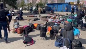 Російські фашисти нанесли ракетний удар по вокзалу Краматорська на Донеччині