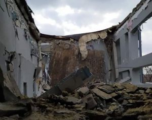 Región de Donetsk: los ocupantes bombardearon la piscina 'Neptuno', que debería convertirse en el adorno de Maryupil