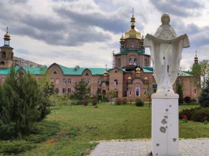 Окупанти зруйнували в області щонайменше сім православних храмів