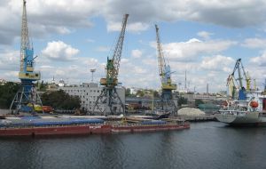 Україна закриває порти