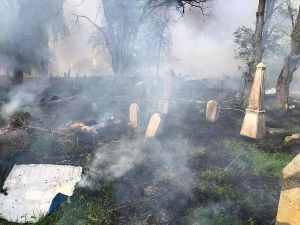Los ocupantes rusos luchan en Ucrania con cementerios judíos, ortodoxos y musulmanes