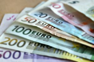 Парламент Хорватії схвалив закон про перехід з 1 січня 2023 року на євро