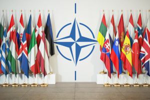 НАТО має посилити присутність на східному фланзі