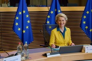 Єврокомісія рекомендує надати Україні статус кандидата на вступ в ЄС